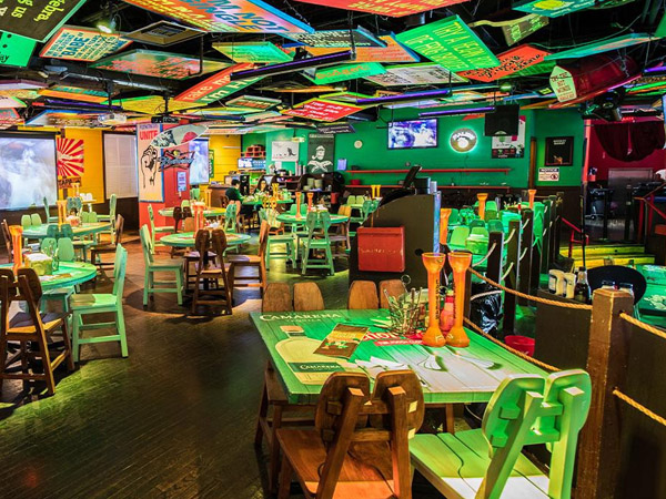 las-vegas-carousel-senor-frogs-01
